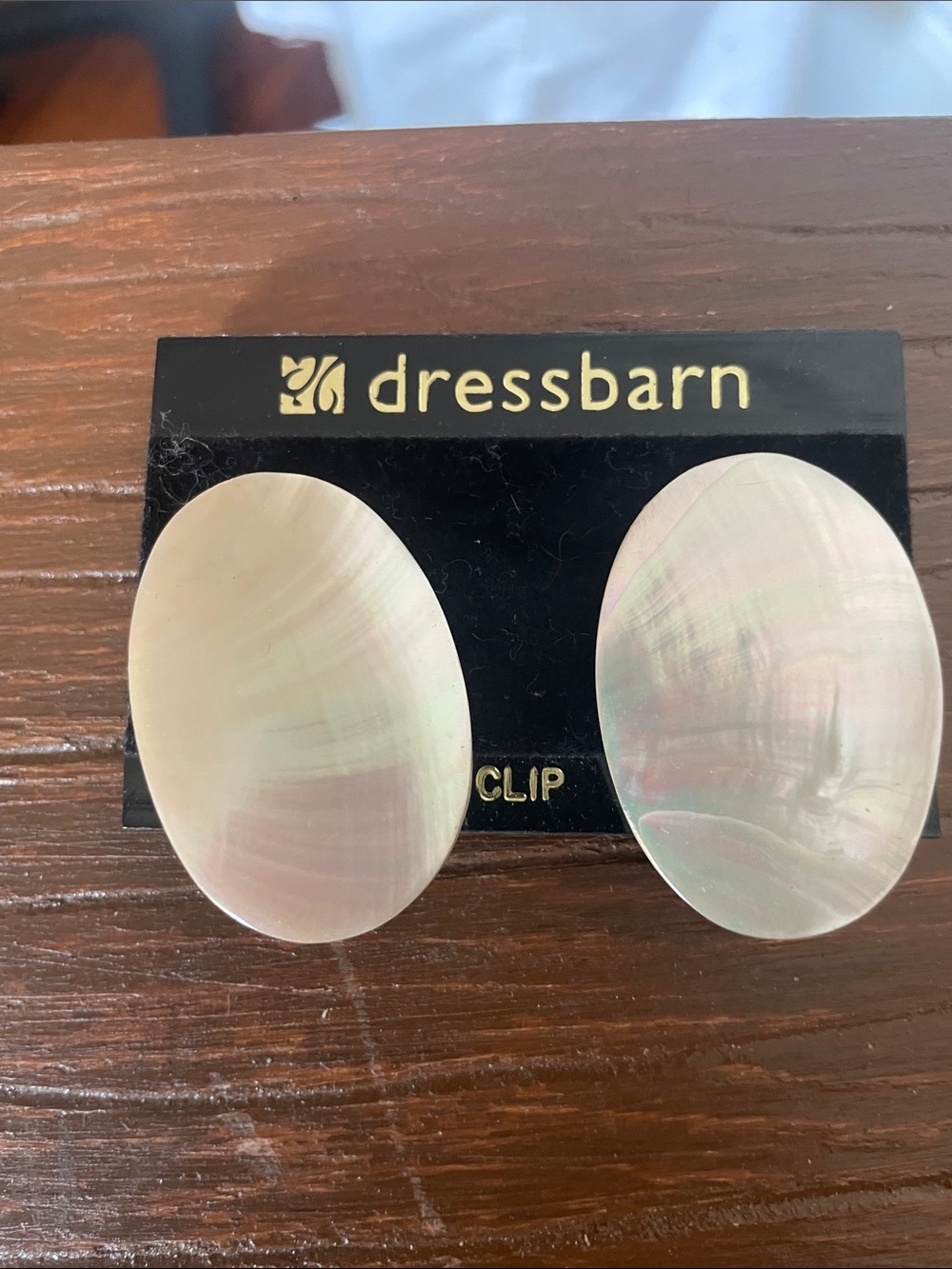 dressbarn Iridescent Shell Clip on vintage new stock